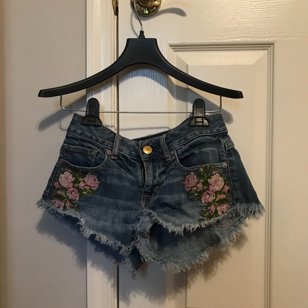 American Eagle detailed shorts
